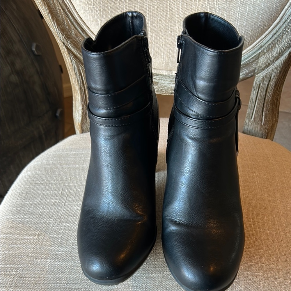 Croft & Barrow Black Ankle Boot - Picture 2 of 12